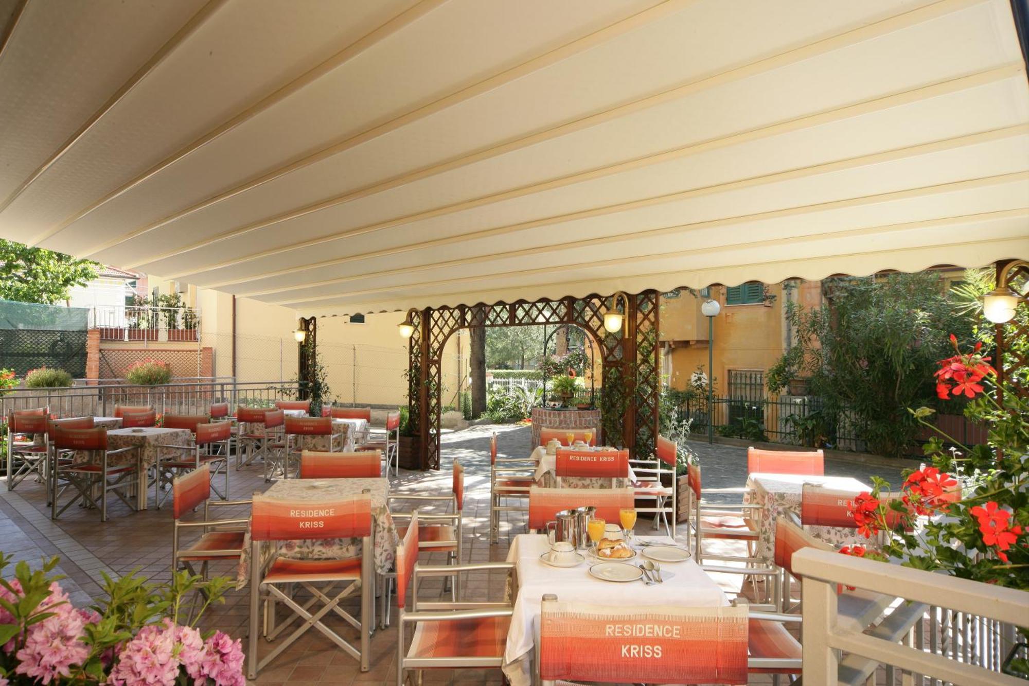 Residence Hotel Kriss Deiva Marina Exterior foto
