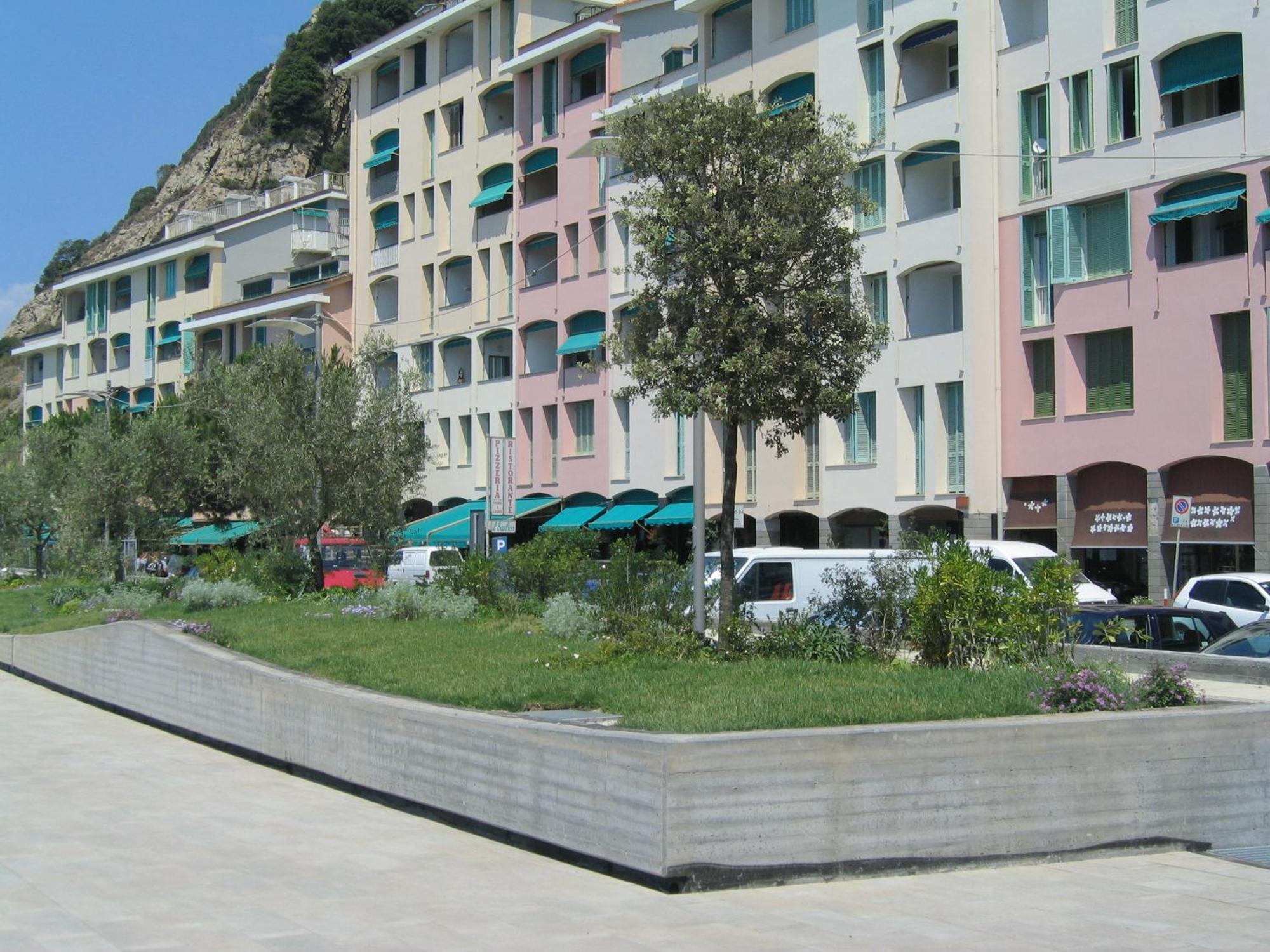 Residence Hotel Kriss Deiva Marina Exterior foto