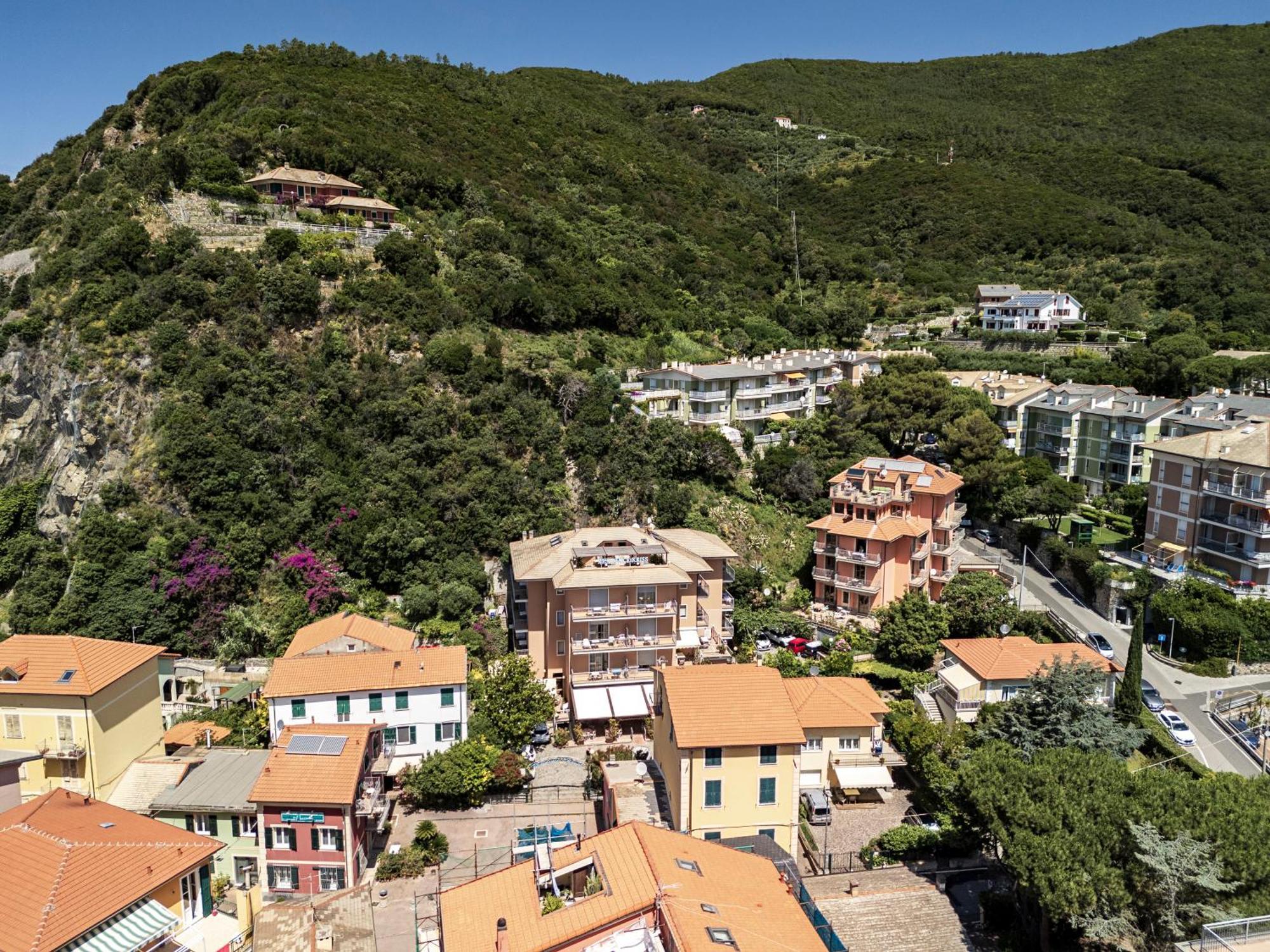 Residence Hotel Kriss Deiva Marina Exterior foto